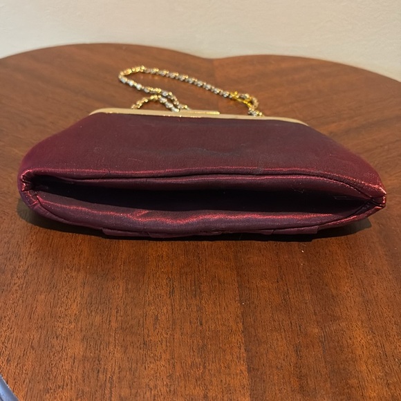 Revlon Flair Clutch  shoulder bag NWT holiday / evening bag  Padded Taffeta Red - Picture 9 of 15